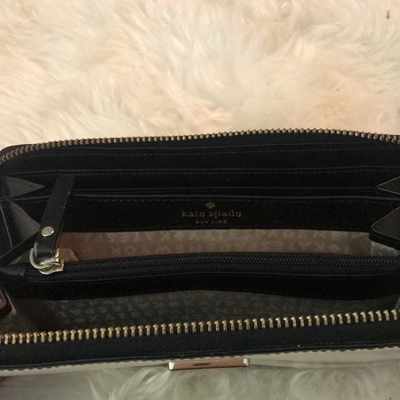 Wallet - Picture 2 of 2